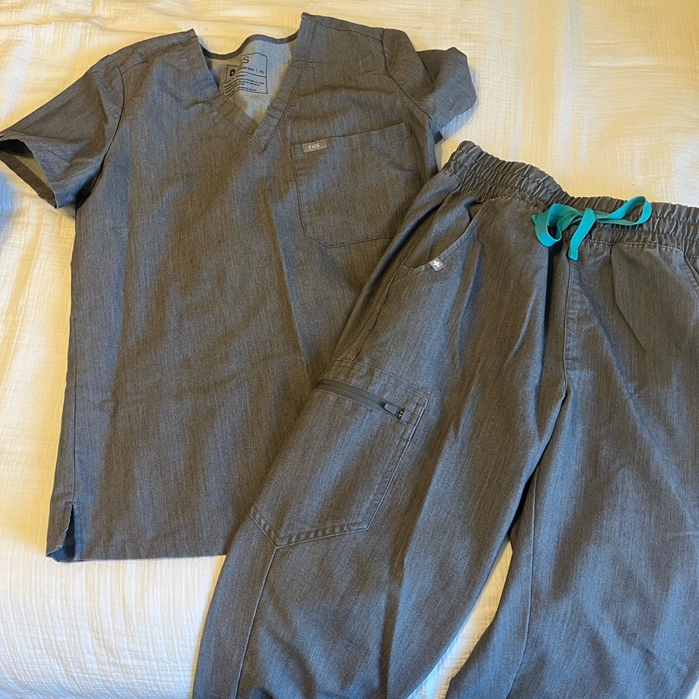 FIGS scrubs